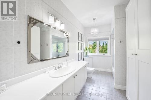 209 Roselawn Drive, Vaughan, ON - Indoor Photo Showing Bathroom