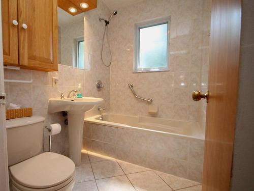 Salle de bains - 106 Evergreen Drive, Beaconsfield, QC - Indoor Photo Showing Bathroom