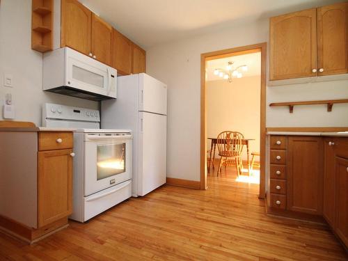 Cuisine - 106 Evergreen Drive, Beaconsfield, QC - Indoor Photo Showing Kitchen