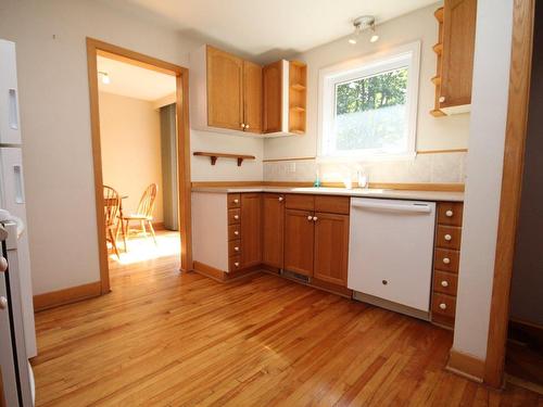 Cuisine - 106 Evergreen Drive, Beaconsfield, QC - Indoor Photo Showing Kitchen