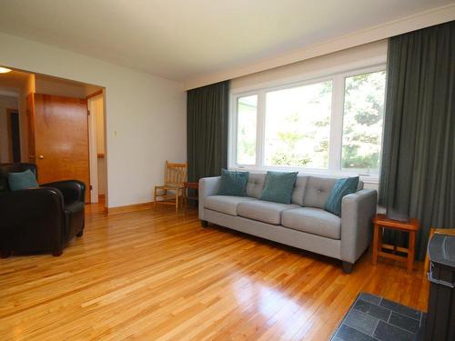 Salon - 106 Evergreen Drive, Beaconsfield, QC - Indoor Photo Showing Living Room