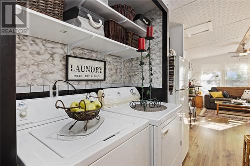 4895 Lakeshore Road Unit# 39, Plympton-Wyoming, ON - Indoor Photo Showing Laundry Room