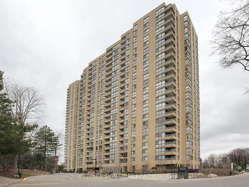 703-1 Concorde Pl, Toronto, ON - Outdoor With Facade