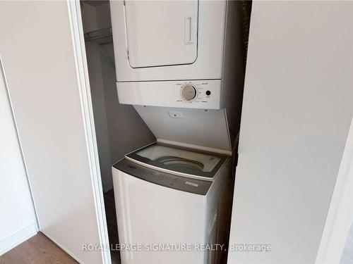 A303-1117 Cooke Blvd, Burlington, ON - Indoor Photo Showing Laundry Room