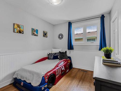 78 Caledon Cres, Brampton, ON - Indoor Photo Showing Bedroom