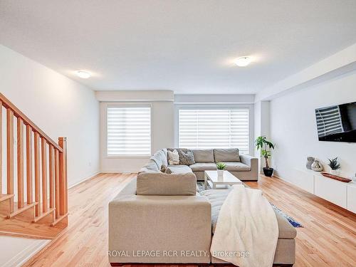 84 Wind Tree Way, Halton Hills, ON - Indoor Photo Showing Living Room