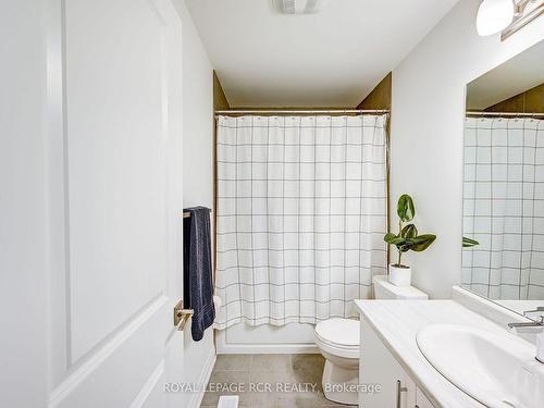 84 Wind Tree Way, Halton Hills, ON - Indoor Photo Showing Bathroom