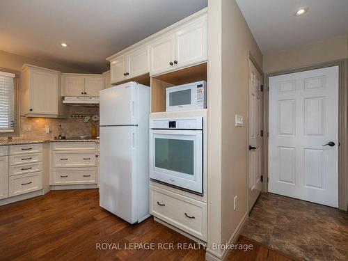 30 Victoria St W, Southgate, ON - Indoor Photo Showing Kitchen