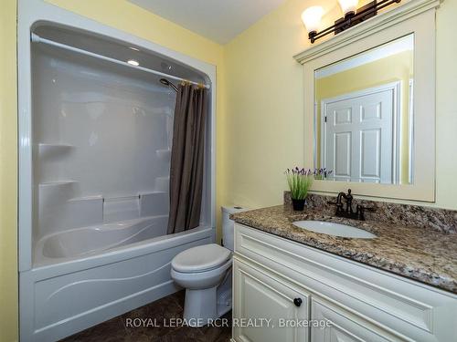 30 Victoria St W, Southgate, ON - Indoor Photo Showing Bathroom