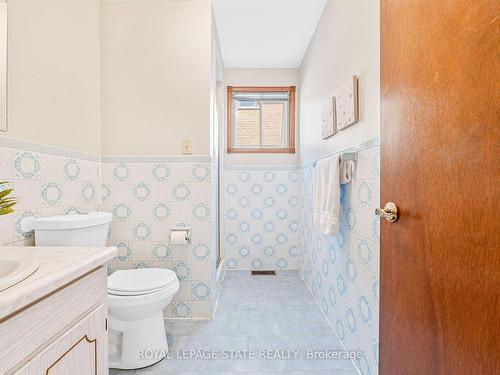 62 Henley Dr, Hamilton, ON - Indoor Photo Showing Bathroom