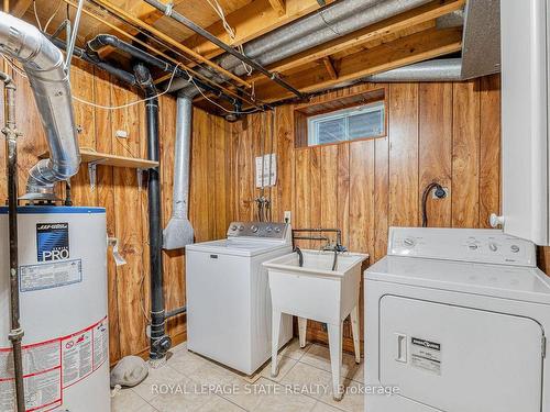 62 Henley Dr, Hamilton, ON - Indoor Photo Showing Laundry Room