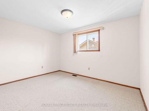 62 Henley Dr, Hamilton, ON - Indoor Photo Showing Other Room