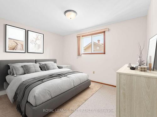 62 Henley Dr, Hamilton, ON - Indoor Photo Showing Bedroom