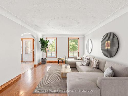 62 Henley Dr, Hamilton, ON - Indoor Photo Showing Living Room