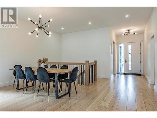 10285 Beacon Hill Drive, Lake Country, BC - Indoor Photo Showing Dining Room