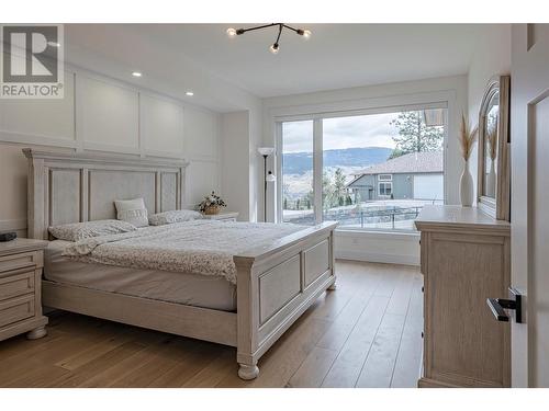 10285 Beacon Hill Drive, Lake Country, BC - Indoor Photo Showing Bedroom