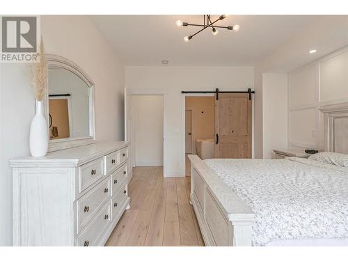 10285 Beacon Hill Drive, Lake Country, BC - Indoor Photo Showing Bedroom