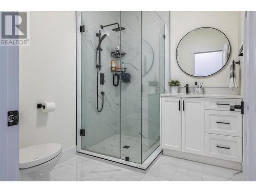 10285 Beacon Hill Drive, Lake Country, BC - Indoor Photo Showing Bathroom