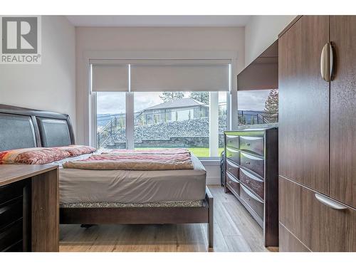 10285 Beacon Hill Drive, Lake Country, BC - Indoor Photo Showing Bedroom