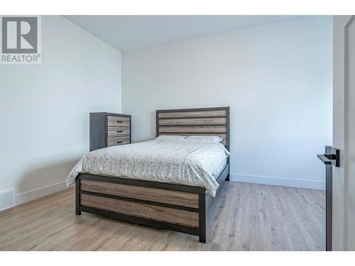 10285 Beacon Hill Drive, Lake Country, BC - Indoor Photo Showing Bedroom