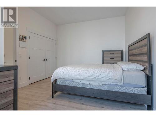 10285 Beacon Hill Drive, Lake Country, BC - Indoor Photo Showing Bedroom