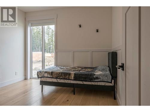 10285 Beacon Hill Drive, Lake Country, BC - Indoor Photo Showing Bedroom