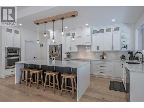 10285 Beacon Hill Drive, Lake Country, BC - Indoor Photo Showing Kitchen With Upgraded Kitchen