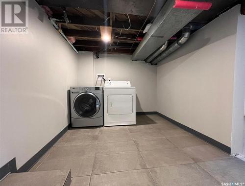 448 1St Avenue Ne, Swift Current, SK - Indoor Photo Showing Laundry Room