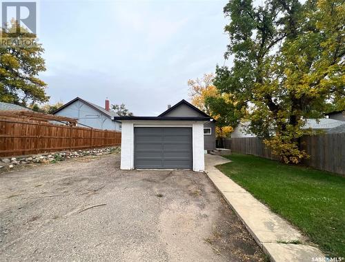 448 1St Avenue Ne, Swift Current, SK - Outdoor