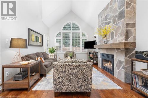 90 Hedge Lawn Drive, Grimsby, ON - Indoor Photo Showing Living Room With Fireplace