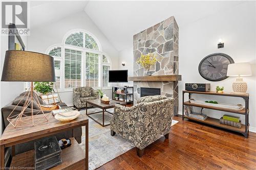 90 Hedge Lawn Drive, Grimsby, ON - Indoor Photo Showing Living Room With Fireplace