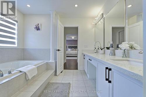 58 Curran Road, Hamilton, ON - Indoor Photo Showing Bathroom