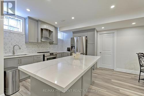 58 Curran Road, Hamilton (Ancaster), ON - Indoor Photo Showing Kitchen With Upgraded Kitchen