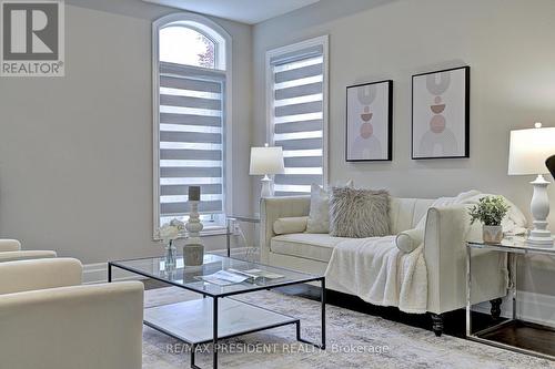 58 Curran Road, Hamilton (Ancaster), ON - Indoor Photo Showing Living Room