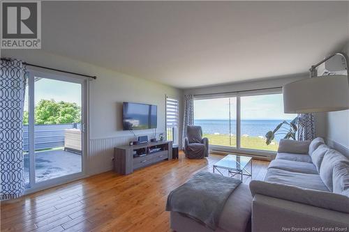 179 Saint-Pierre Est Boulevard, Caraquet, NB - Indoor Photo Showing Living Room