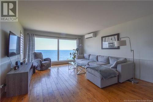 179 Saint-Pierre Est Boulevard, Caraquet, NB - Indoor Photo Showing Living Room