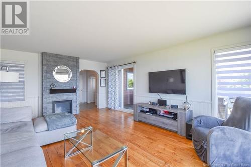 179 Saint-Pierre Est Boulevard, Caraquet, NB - Indoor Photo Showing Living Room With Fireplace