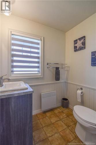 179 Saint-Pierre Est Boulevard, Caraquet, NB - Indoor Photo Showing Bathroom