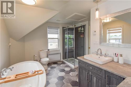 179 Saint-Pierre Est Boulevard, Caraquet, NB - Indoor Photo Showing Bathroom