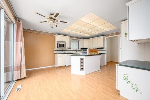 11901 Kalamalka Road, Coldstream, BC - Indoor Photo Showing Kitchen