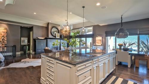 1749 Capistrano Drive, Kelowna, BC - Indoor Photo Showing Kitchen With Upgraded Kitchen