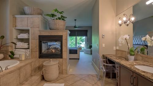 1749 Capistrano Drive, Kelowna, BC - Indoor Photo Showing Bathroom