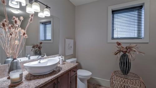 1749 Capistrano Drive, Kelowna, BC - Indoor Photo Showing Bathroom