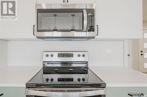 2913 Green Stone Road, Regina, SK - Indoor Photo Showing Kitchen