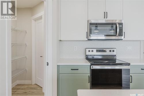 2913 Green Stone Road, Regina, SK - Indoor Photo Showing Kitchen