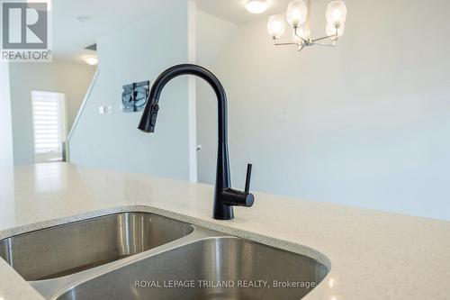 36 - 1781 Henrica Avenue, London, ON - Indoor Photo Showing Kitchen With Double Sink