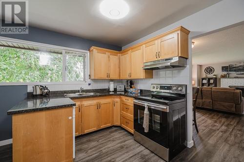 4247 Highland Drive, Prince George, BC - Indoor Photo Showing Kitchen With Double Sink