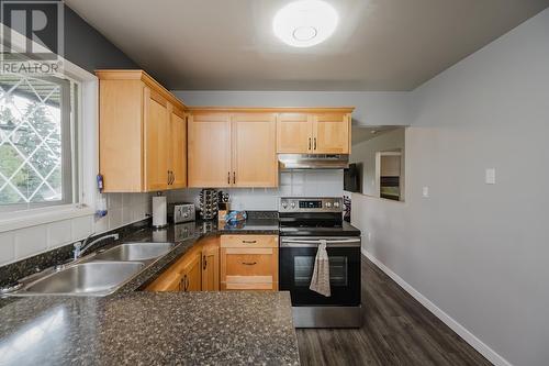 4247 Highland Drive, Prince George, BC - Indoor Photo Showing Kitchen With Double Sink