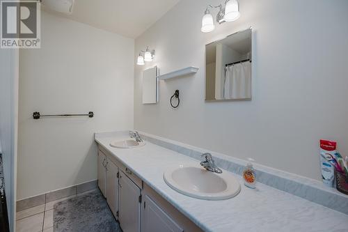 4247 Highland Drive, Prince George, BC - Indoor Photo Showing Bathroom