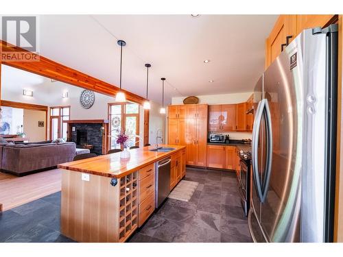 2442 Perrier  Lane, Nelson, BC - Indoor Photo Showing Kitchen